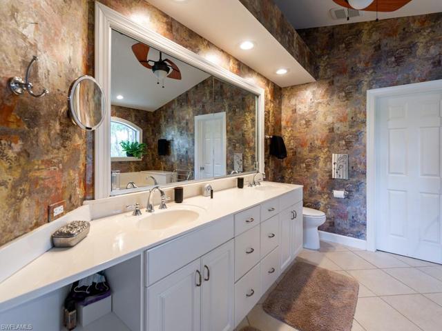 Primary Bathroom/Double Sinks