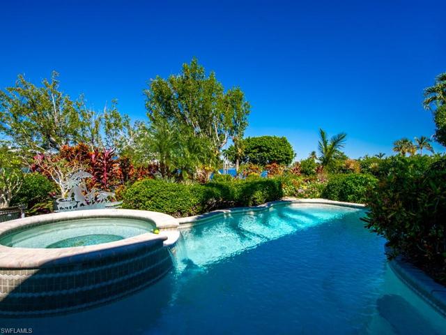 Pool & Spa