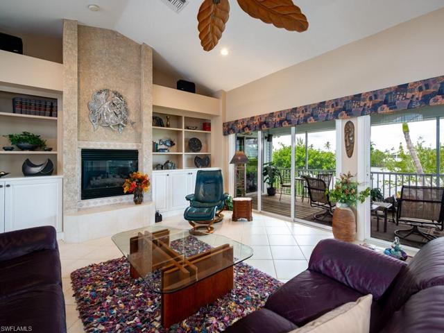 Living Room w/ Propane Fireplace