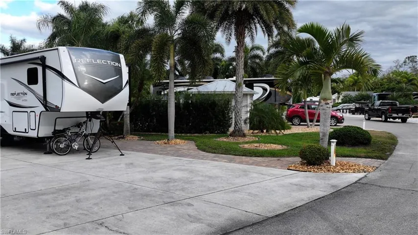 5823  Burrwood  CT, Fort Myers, FL 33905