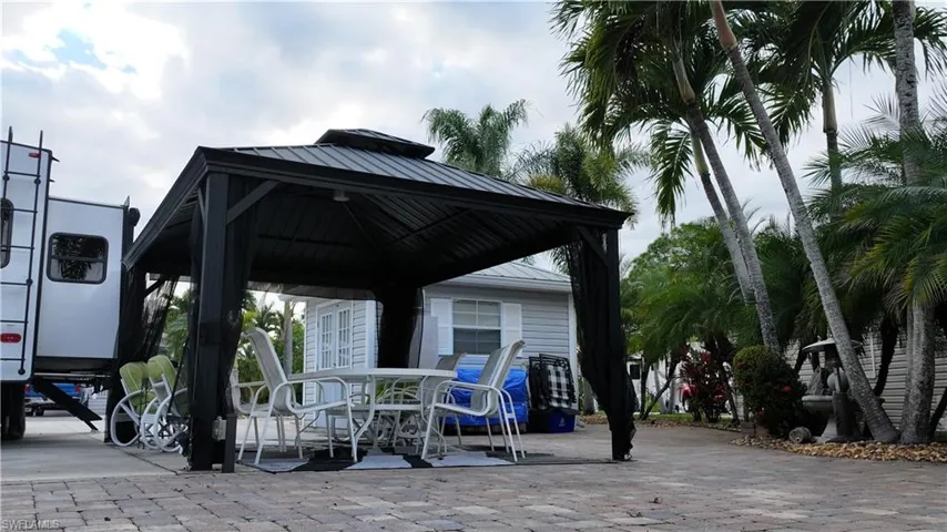 5823  Burrwood  CT, Fort Myers, FL 33905