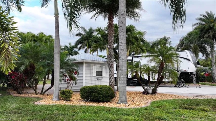 5823  Burrwood  CT, Fort Myers, FL 33905