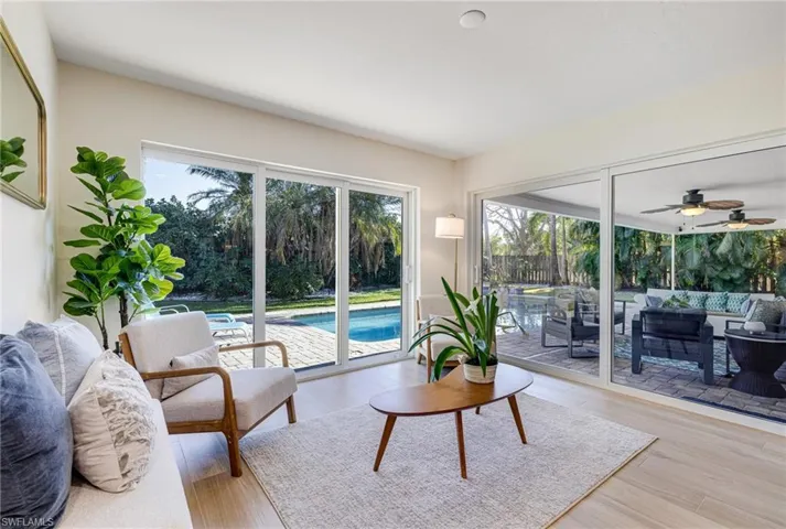 Sitting Room/Flex Space