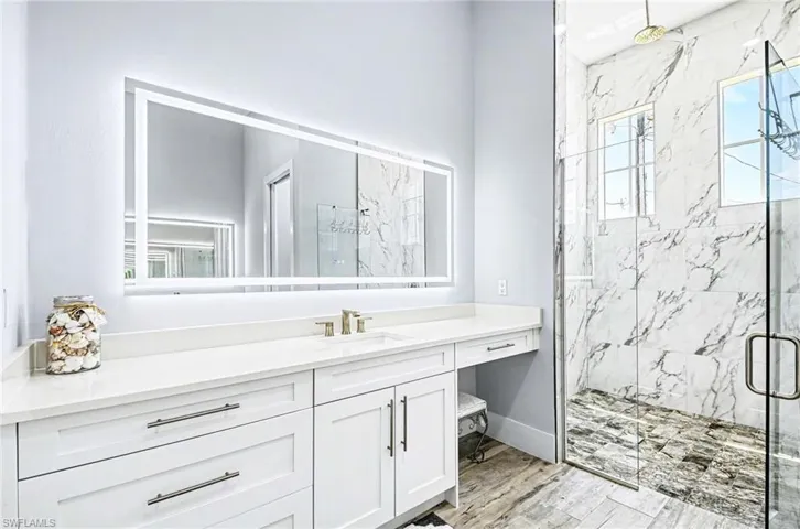 62 Dolphin Cir, Naples, Florida 34113
