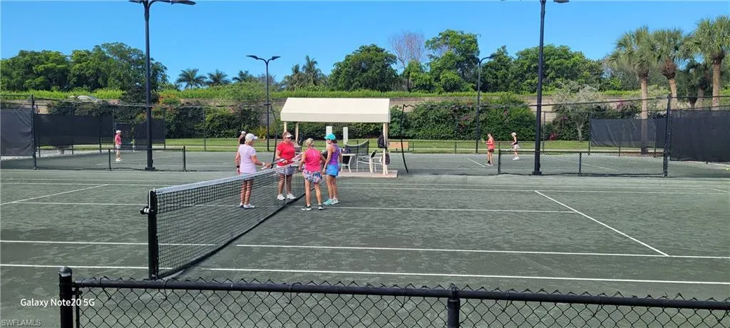 8 Tennis courts