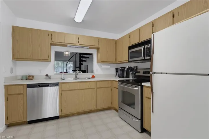 15456 Admiralty Cir 10, North Fort Myers, Florida 33917