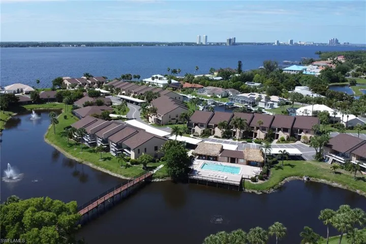 15456 Admiralty Cir 10, North Fort Myers, Florida 33917