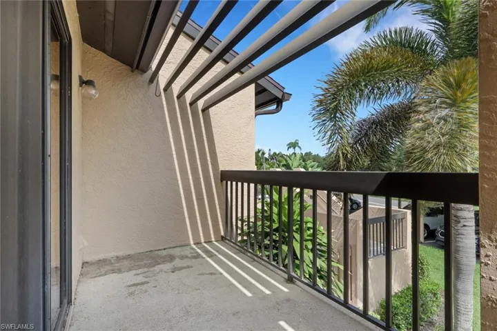 15456 Admiralty Cir 10, North Fort Myers, Florida 33917