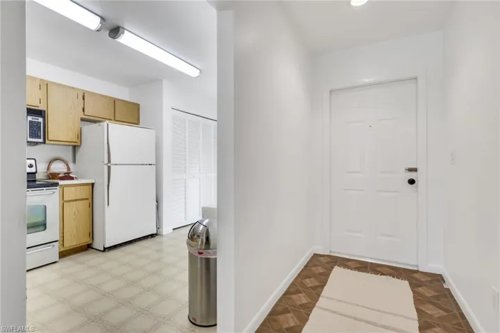 15456 Admiralty Cir 10, North Fort Myers, Florida 33917