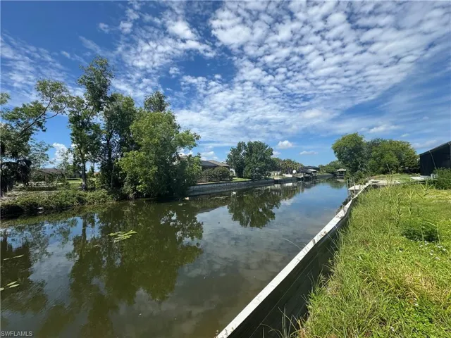 302 Se 1st Ter, Cape Coral, Florida 33990