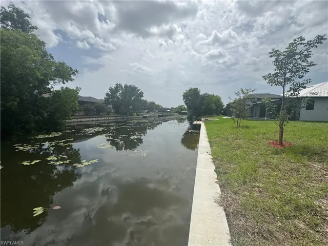 302 Se 1st Ter, Cape Coral, Florida 33990
