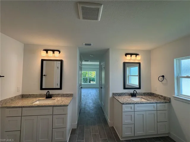 302 Se 1st Ter, Cape Coral, Florida 33990