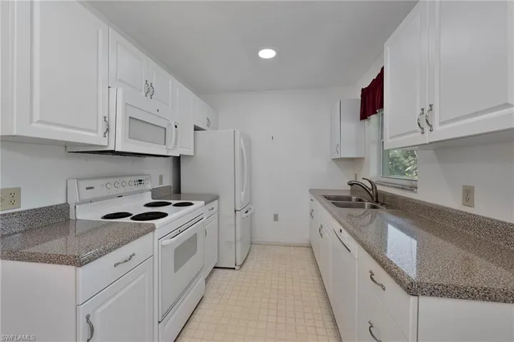 5160  31st SW AVE, Naples, FL 34116