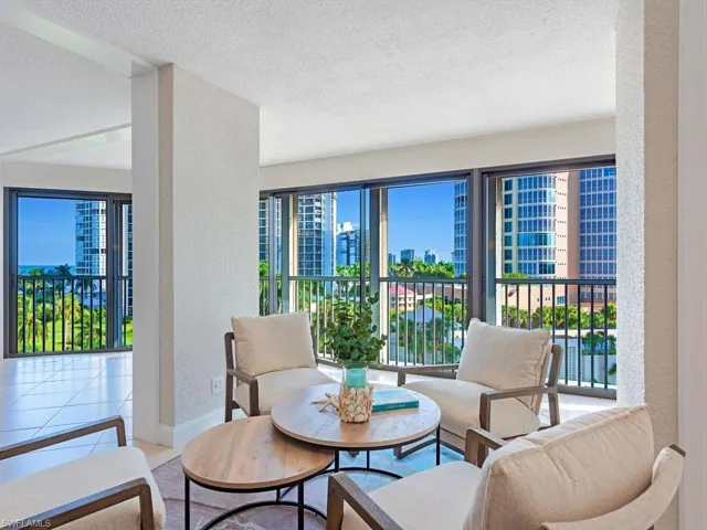 4401 Gulf Shore Blvd N C604, Naples, Florida 34103