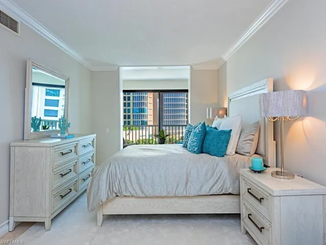 4401 Gulf Shore Blvd N C604, Naples, Florida 34103