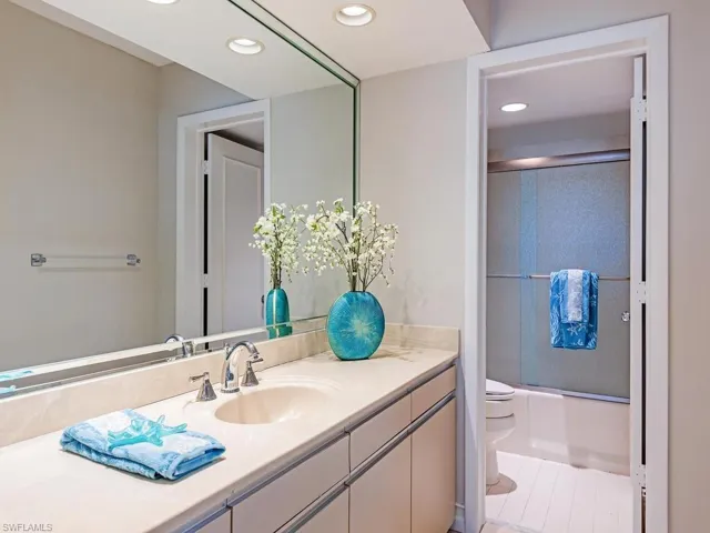 4401 Gulf Shore Blvd N C604, Naples, Florida 34103