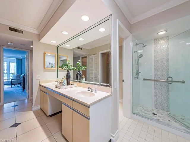 4401 Gulf Shore Blvd N C604, Naples, Florida 34103