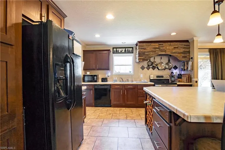 651  Montura  AVE, Clewiston, FL 33440