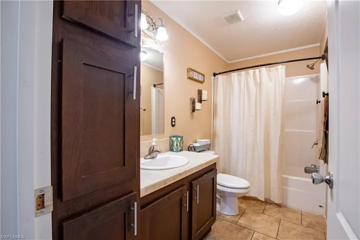 651  Montura  AVE, Clewiston, FL 33440