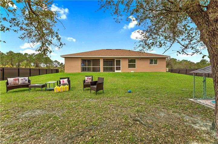 320  Canton  AVE, LEHIGH ACRES, FL 33936