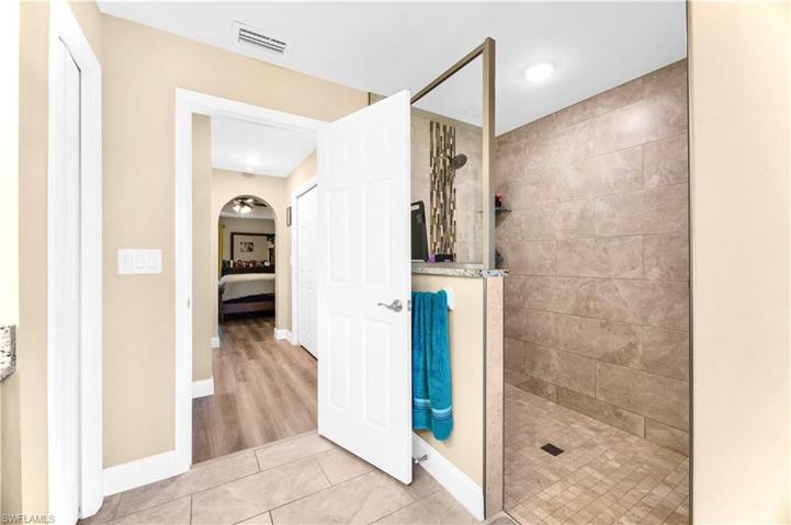 320  Canton  AVE, LEHIGH ACRES, FL 33936