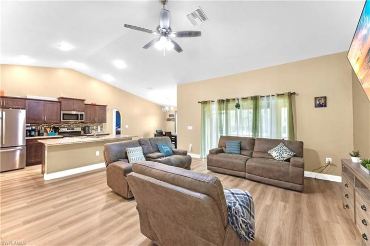 320  Canton  AVE, LEHIGH ACRES, FL 33936