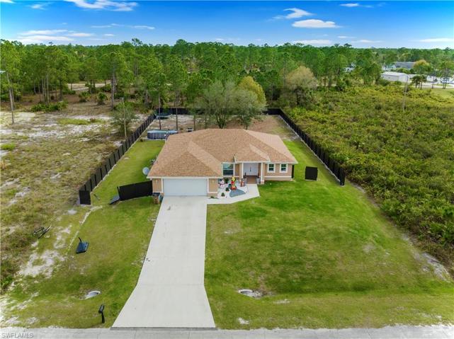 320  Canton  AVE, LEHIGH ACRES, FL 33936