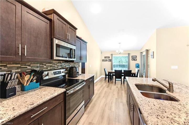 320  Canton  AVE, LEHIGH ACRES, FL 33936