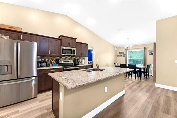 320  Canton  AVE, LEHIGH ACRES, FL 33936