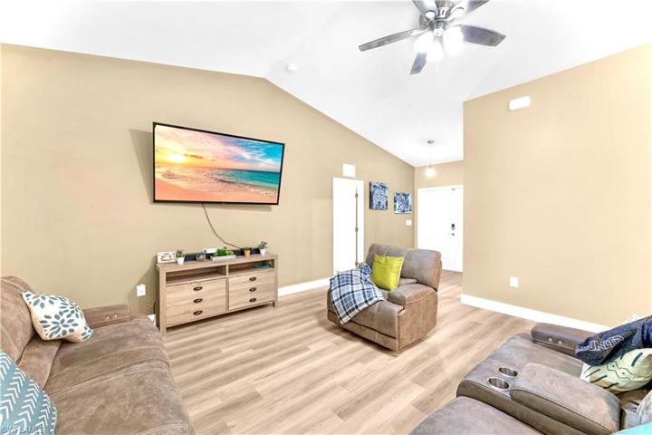 320  Canton  AVE, LEHIGH ACRES, FL 33936