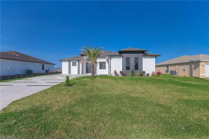 928 NE 14th  AVE, Cape Coral, FL 33909