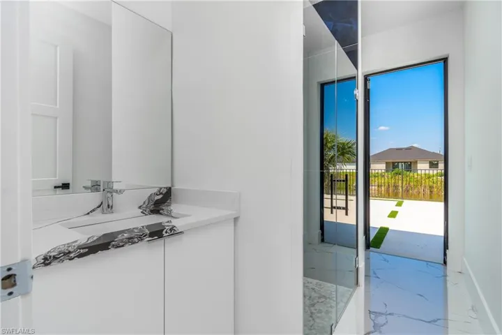 928 NE 14th  AVE, Cape Coral, FL 33909