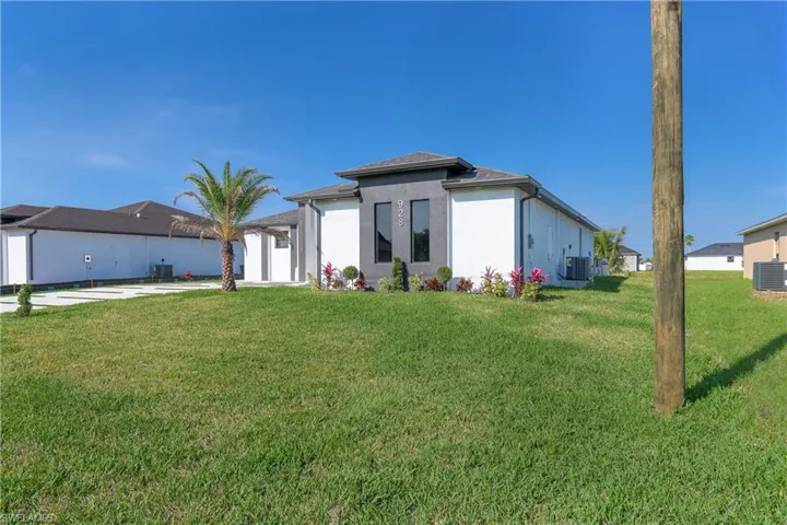 928 NE 14th  AVE, Cape Coral, FL 33909
