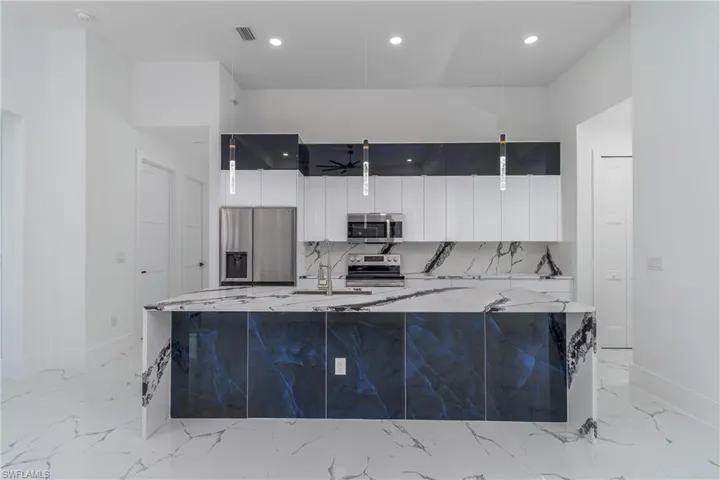 928 NE 14th  AVE, Cape Coral, FL 33909