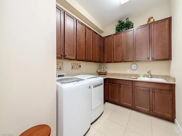 9009  Isla Bella  CIR, Bonita Springs, FL 34135