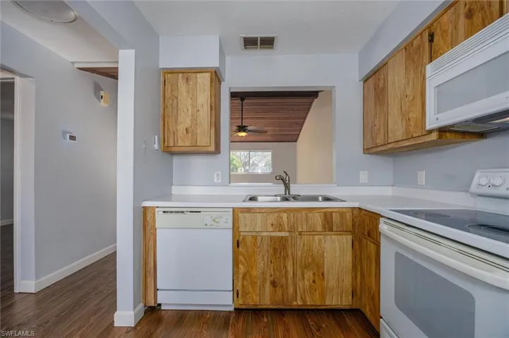 9303 Lennex Ln, Fort Myers, Florida 33919
