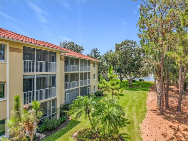 3685 Amberly Cir D 203, Naples, Florida 34112