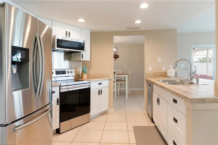 1906 Se 26th St, Cape Coral, Florida 33904