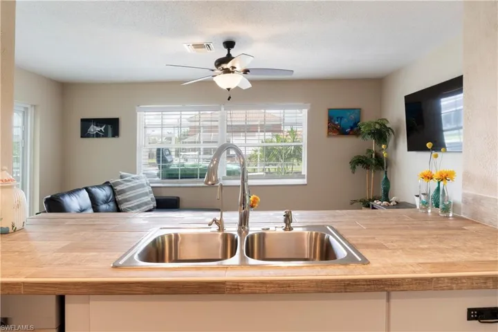 1906 Se 26th St, Cape Coral, Florida 33904
