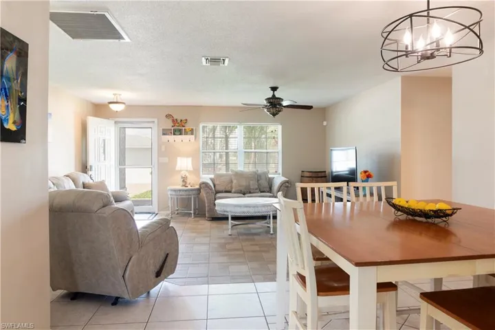 1906 Se 26th St, Cape Coral, Florida 33904