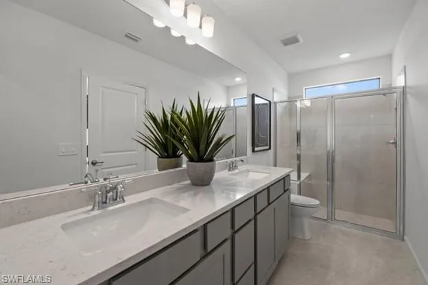 Interior photos are of a staged model home. Illustration purposes only. Options may vary.
