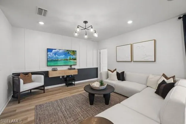 Interior photos are of a staged model home. Illustration purposes only. Options may vary.