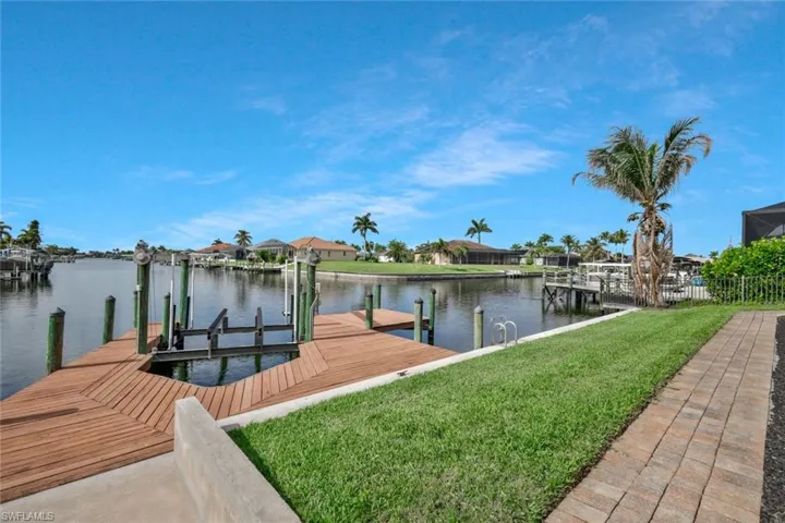 2724 Gleason Pkwy, Cape Coral, Florida 33914