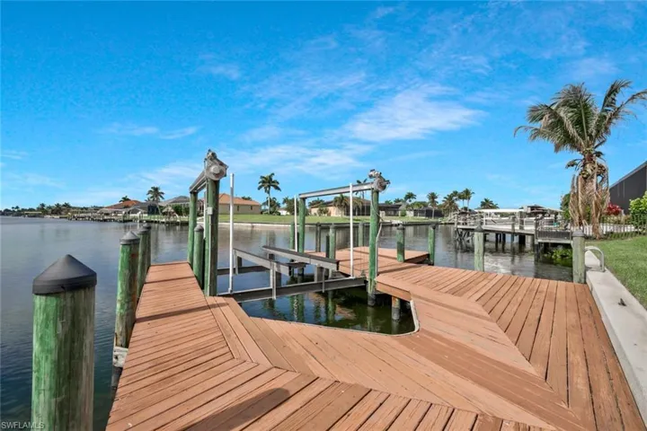 2724 Gleason Pkwy, Cape Coral, Florida 33914