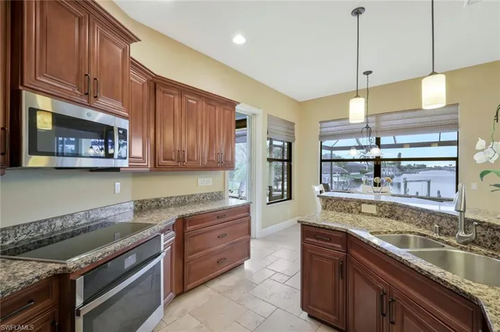 2724 Gleason Pkwy, Cape Coral, Florida 33914