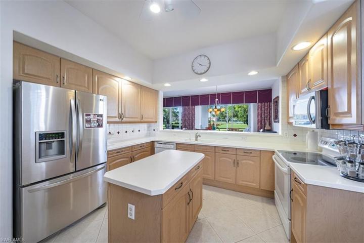 758 Regency Reserve CIR # 2102, NAPLES FL 34119