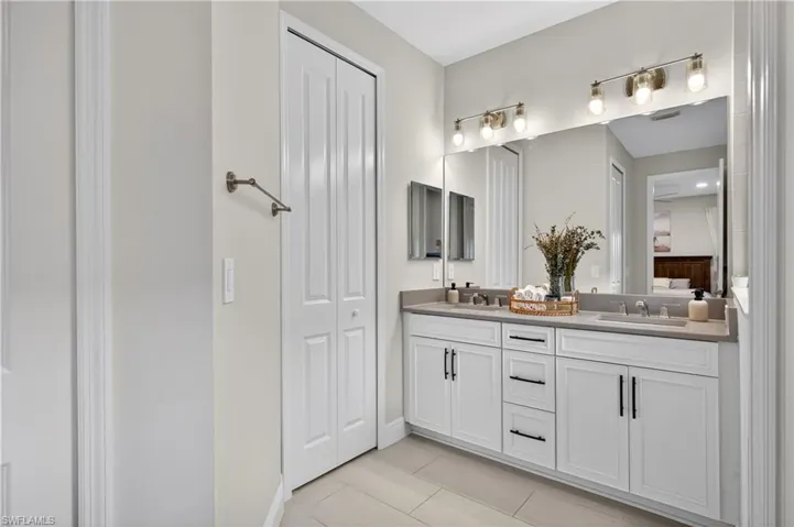 4653 Centaurus Cir, Naples, Florida 34120