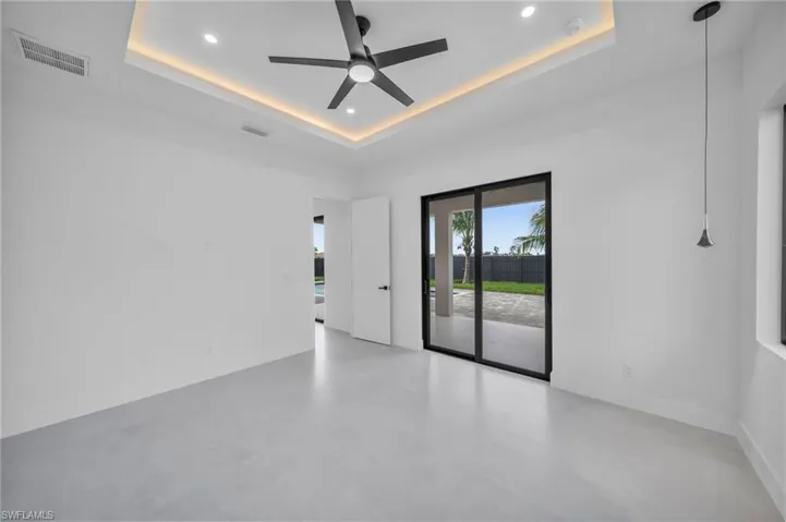 1049  Embers W PKWY, Cape Coral, FL 33993
