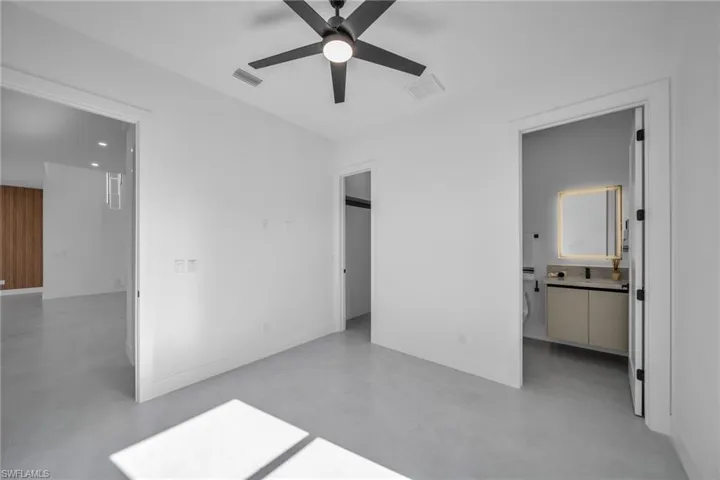 1049 Embers Pkwy W, Cape Coral, Florida 33993