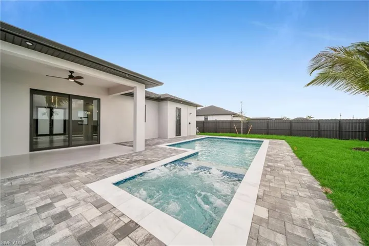 1049 Embers Pkwy W, Cape Coral, Florida 33993